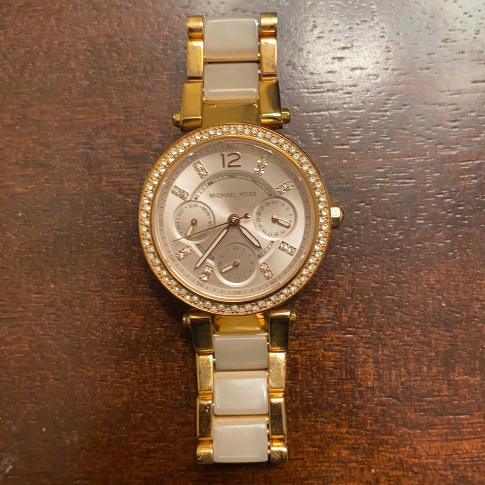 Women’s Michael Kors Rose Gold Watch